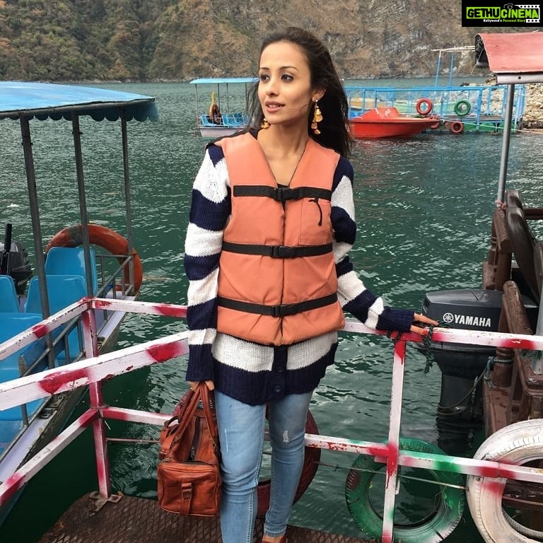 Anupriya Kapoor Instagram - 🚣♀️ Chamera Lake Dalhousie