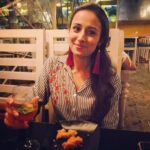 Anupriya Kapoor Instagram – Drinks, food and deep talks 🥂