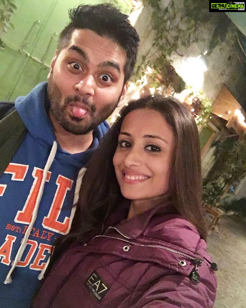 Anupriya Kapoor Instagram - Sweetheart only god knows how we put up with each other๐๐๐ but above all your irritating habits, mood swings and self obsession i love u.๐๐ And don't worry even if you get 100ร more intolerable you will still find me by your side. muwaaaaaa๐ Garden of Five Senses, Saket