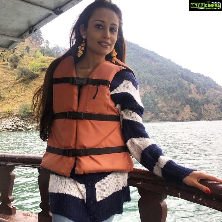 Anupriya Kapoor Instagram - 🚣♀️ Chamera Lake Dalhousie
