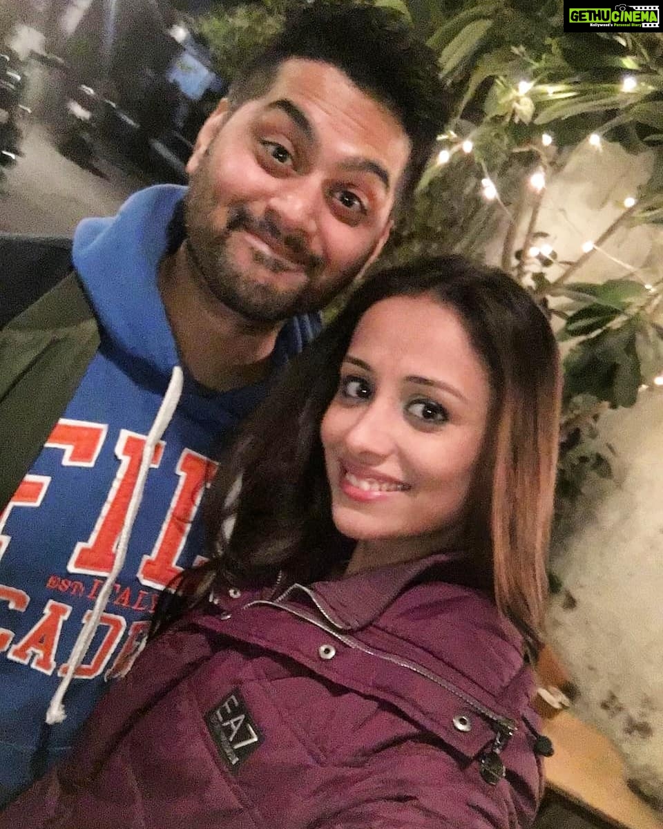 Anupriya Kapoor Instagram - Sweetheart only god knows how we put up with each other๐๐๐ but above all your irritating habits, mood swings and self obsession i love u.๐๐ And don't worry even if you get 100ร more intolerable you will still find me by your side. muwaaaaaa๐ Garden of Five Senses, Saket