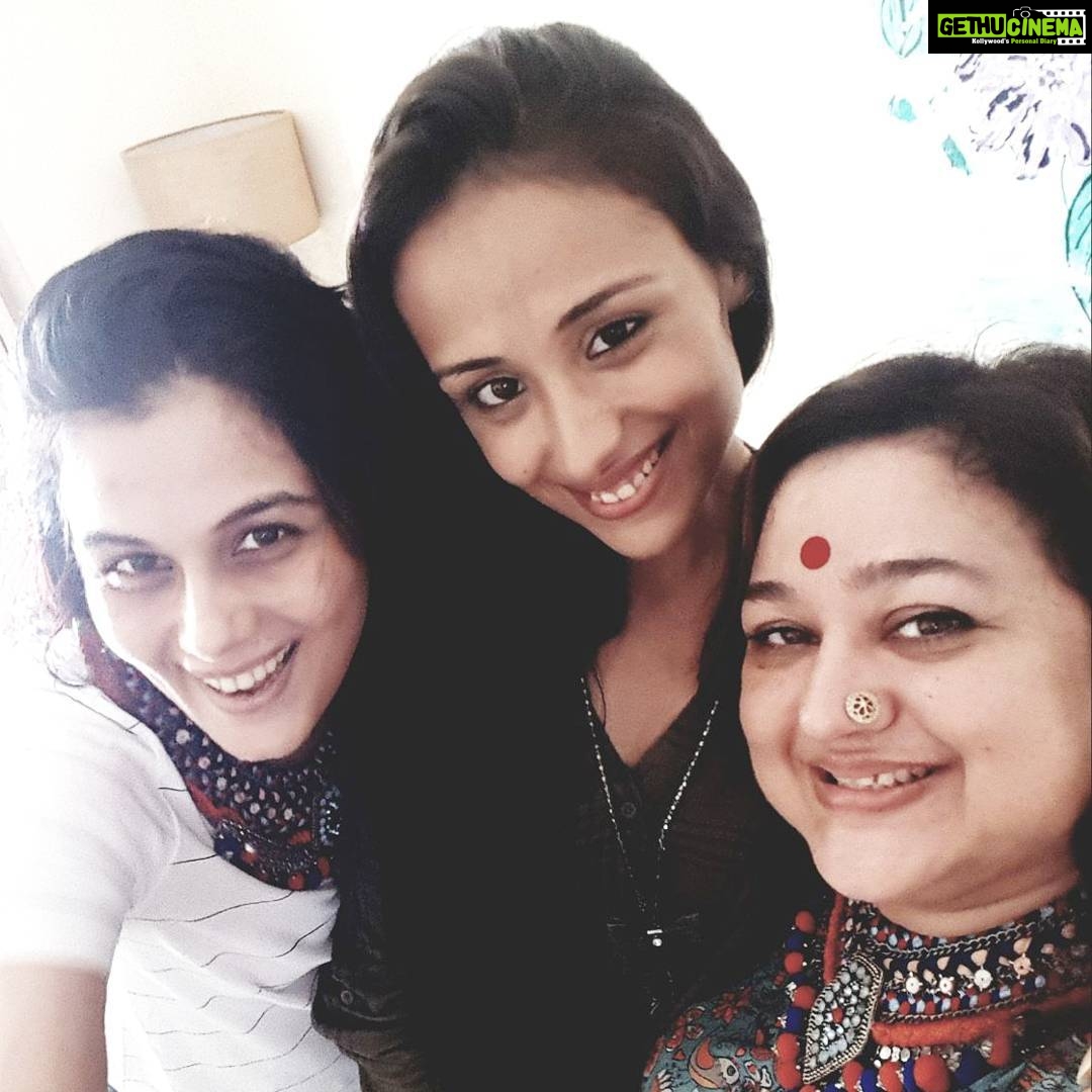Anupriya Kapoor Instagram - Because i love them and they mean so much to me 😍😘😘😘😘 love u my adorbs