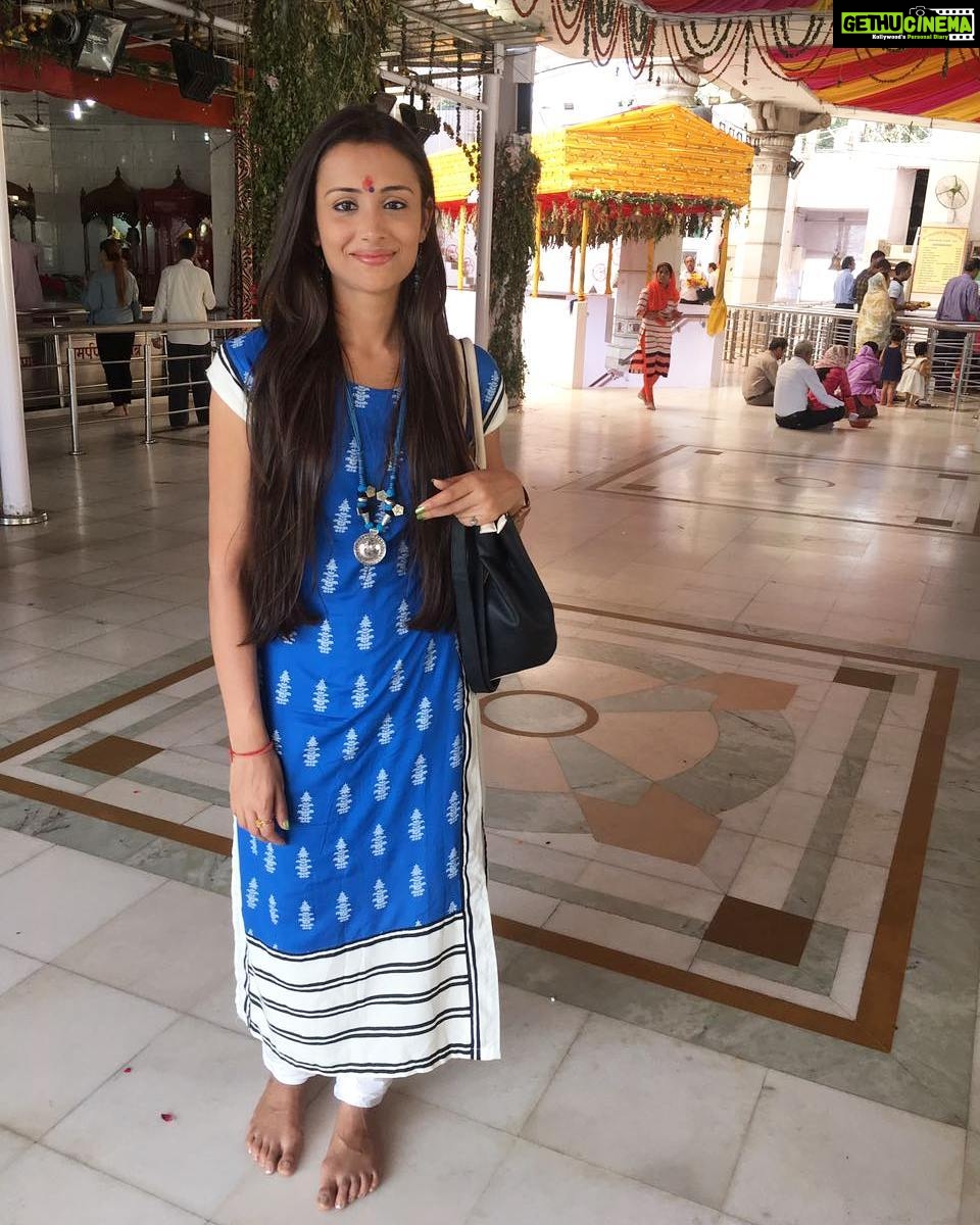 Anupriya Kapoor Instagram - This place 😍😍😍 #myroots #blindfaith Jhandewalan Mandir