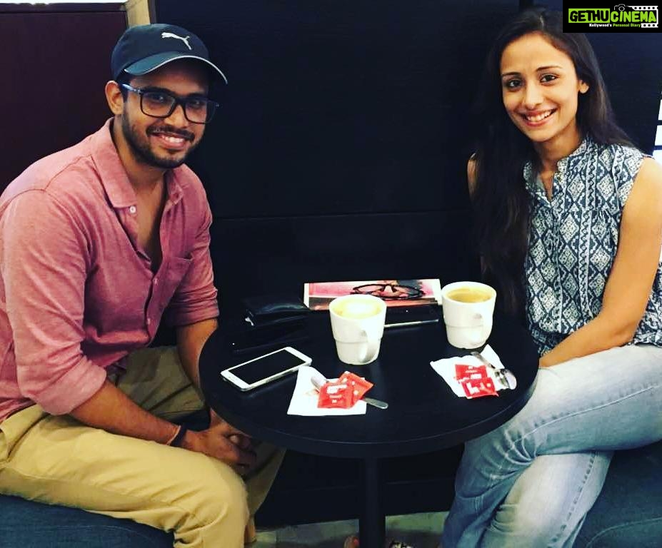 Anupriya Kapoor Instagram - Gappe, coffee and gossip😈👀😜 jab bhi we meet😉😂
