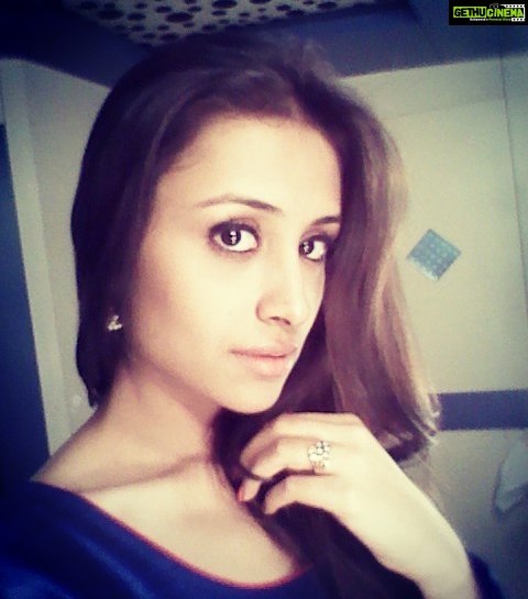 Anupriya Kapoor Instagram - That's how it is sometimes when we plunge into the depths of our lives. No one can accompany us, not even those who would give up their hearts for our happiness. Chitra Banerjee Divakaruni, Sister of My Heart
