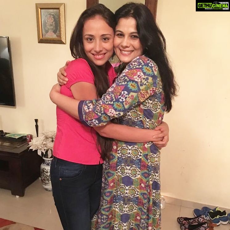 Anupriya Kapoor Instagram - Happy birthday my sunshine @geetanjalitikekar Blessed with you in my life. Now to i dont even have words to express what you mean to me. Wish you a happy and a long long long life.💋💋💋