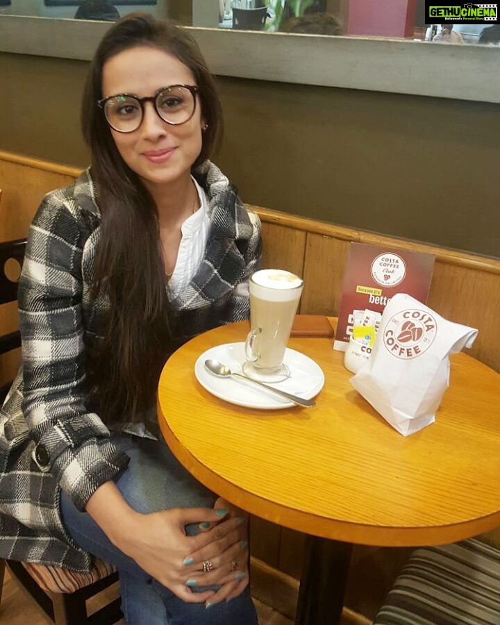 Anupriya Kapoor Instagram - Happy birthday my sunshine @geetanjalitikekar Blessed with you in my life. Now to i dont even have words to express what you mean to me. Wish you a happy and a long long long life.๐๐๐