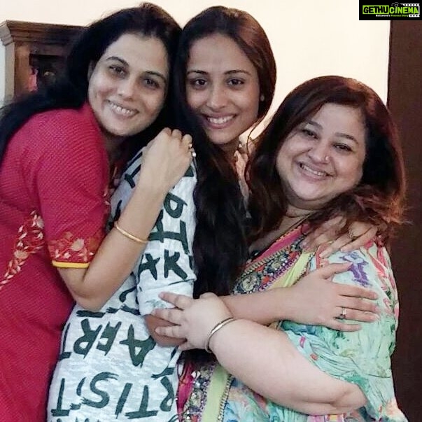 Anupriya Kapoor Instagram - Such a wonderful day with my beautiful ladies.