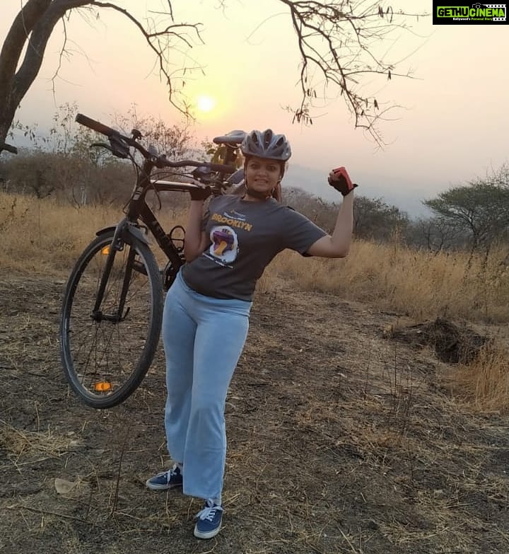 Anuya Bhagvath Instagram - Strong people do strong things!!