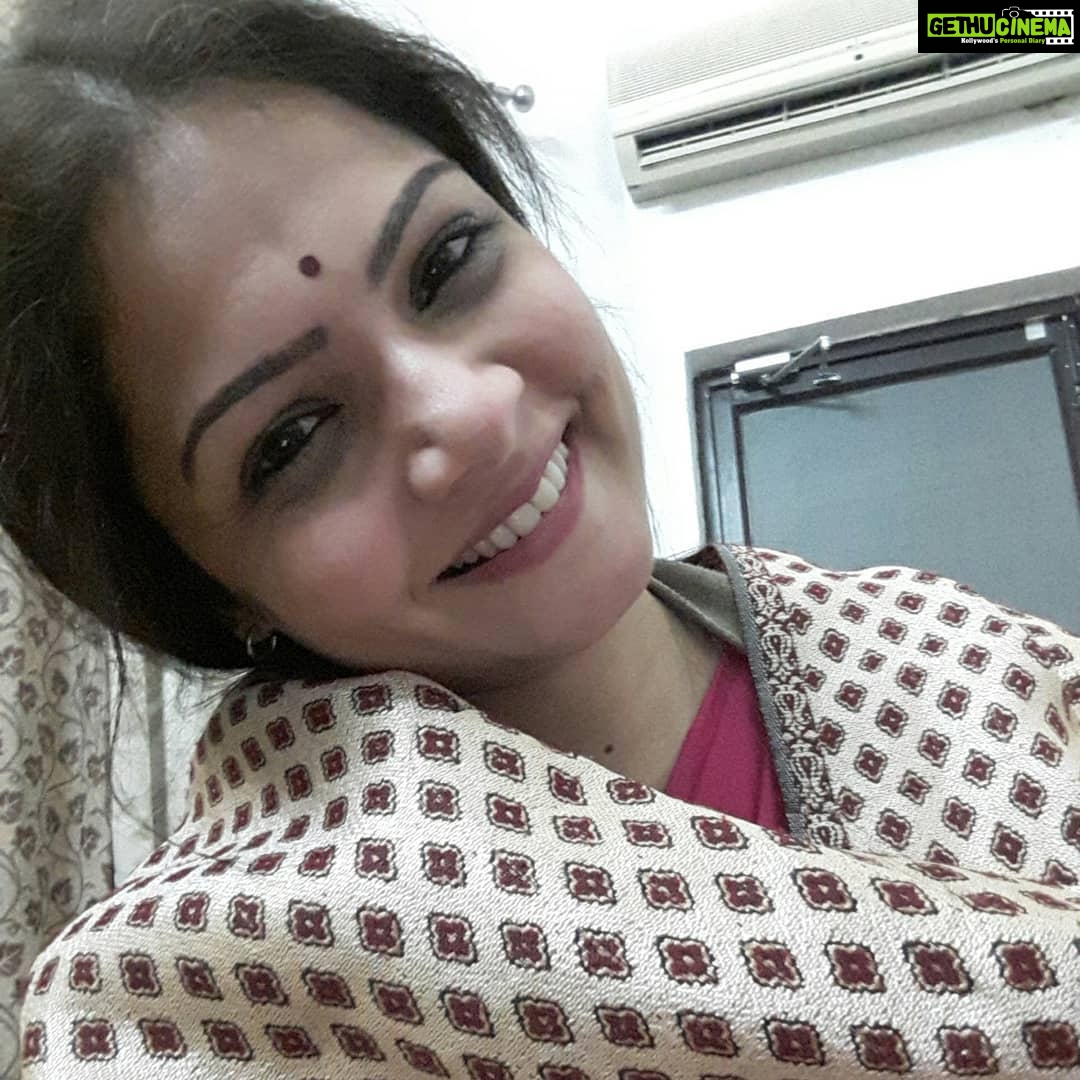 Anuya Bhagvath Instagram - Actor's life! Playing P.I's divorcee wife! #anuya