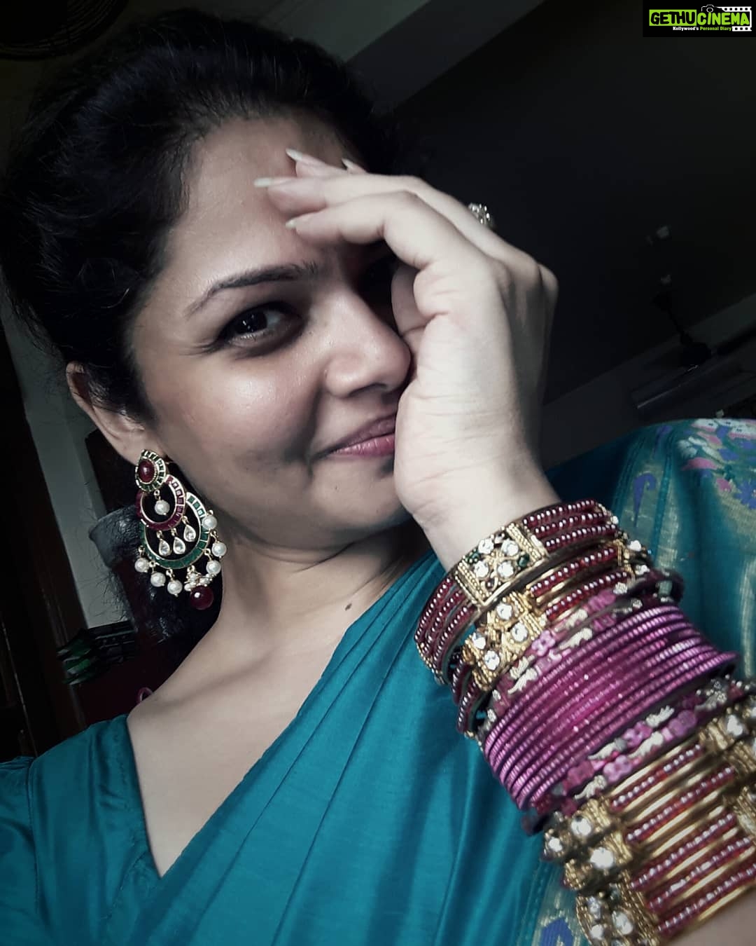 Anuya Bhagvath Instagram - 1 look that can never go wrong! #anuya