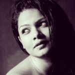 Anuya Bhagvath Instagram - Glow in the light! #anuya P. C- @amit.oturkar