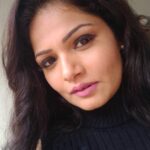 Anuya Bhagvath Instagram - Good make up and hair day! #anuya #pinklips Make up @rukhsaarsayed_artistry