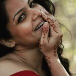 Anuya Bhagvath Instagram - Laughter the best medicine! P.C @pathik_omkarkukade