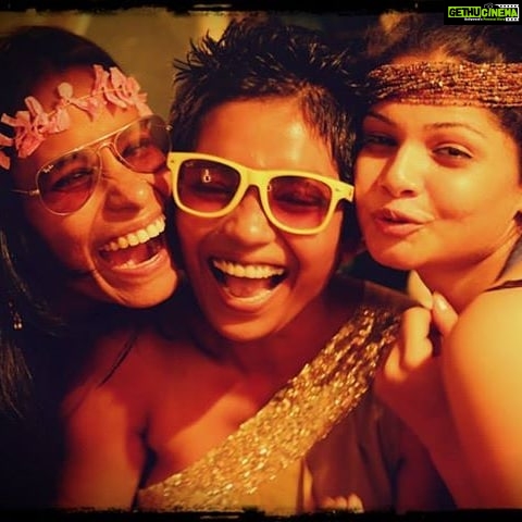 Anuya Bhagvath Instagram - That's what I call life! Friends! #anuya @kick_the_pleats @k.a.n.n.a.k.e.e