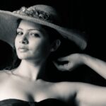 Anuya Bhagvath Instagram - D Brit girl! #anuya #vijay #rajnikanth P. C - @amit.oturkar
