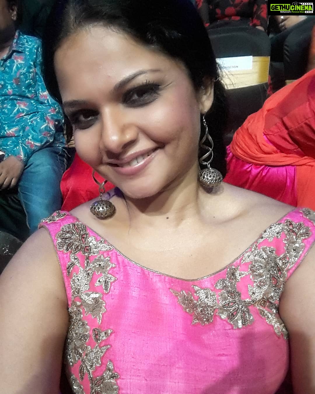 Anuya Bhagvath Instagram - Vijay tv awards!