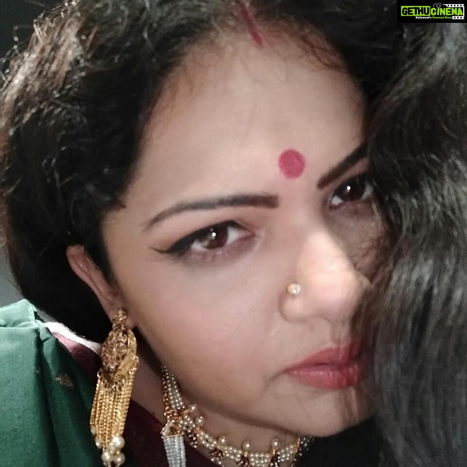 Anuya Bhagvath Instagram - Playing 'Choti Bahu' of Saheb biwi aur gulaam in the remake of the song 'Na jao saiyyaan chudaake baiyyan'