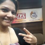 Anuya Bhagvath Instagram - Live performance of our cheer song for indian team!