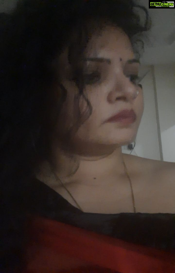 Anuya Bhagvath Instagram - 116 chaand ki raatein! #anuya #merakuchsaaman #hindisong #friends #memorablesongs #favoritevoice