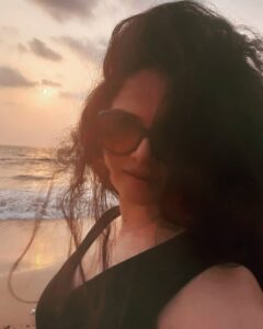 Anuya Bhagvath Instagram - All U need is an admirer! #anuya #nomakeup #happy #sealover