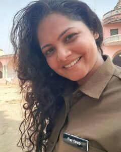 Anuya Bhagvath Instagram - Evergreen Cop! #anuya