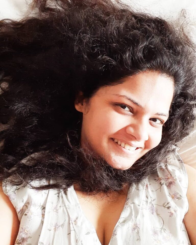 Anuya Bhagvath Instagram - Slaying while laying! #anuya #sivamanasulasakthi