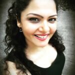 Anuya Bhagvath Instagram – The world’s best smile!! #anuya #vijay #rajnikanth #jiiva #samantha #tamannahbhatia