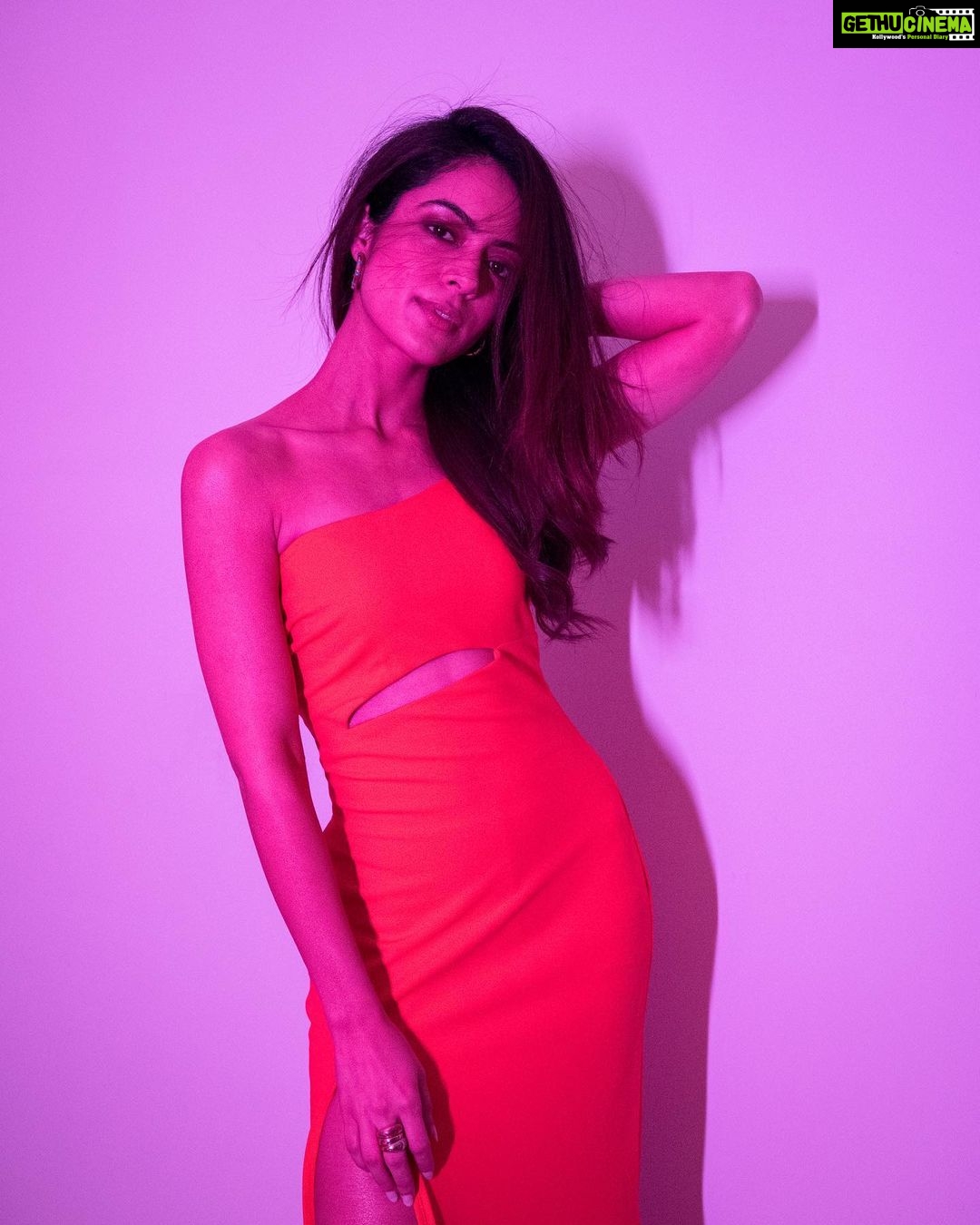 Anya Singh Instagram - 📸 - @sanket.s.kamble 👗- @khyatibusa 💄- @makeupwali
