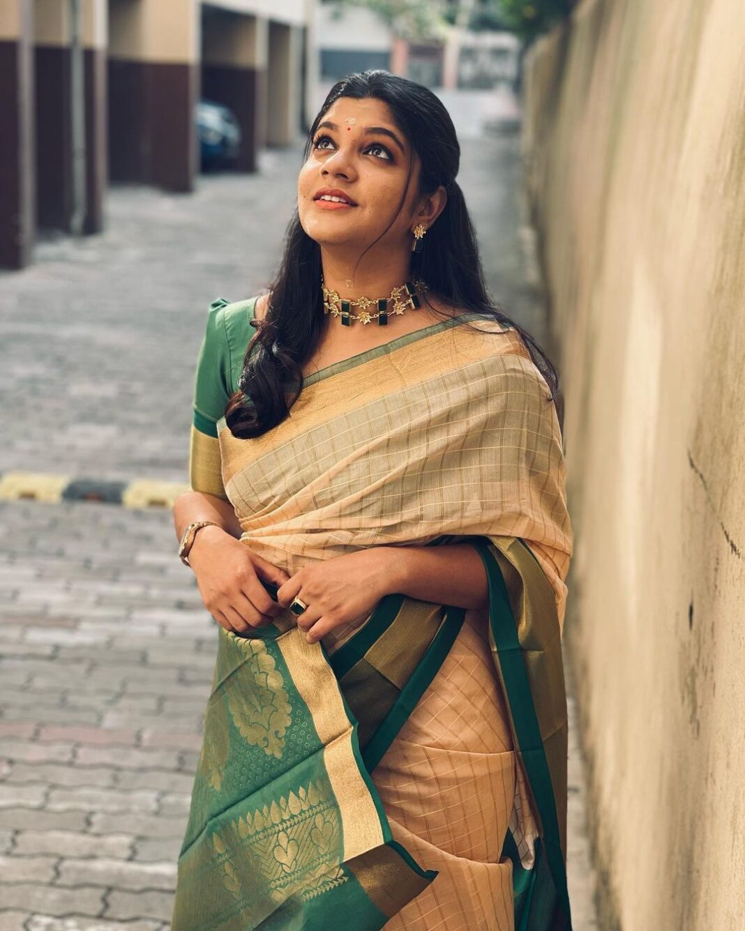 Aparna Balamurali Instagram - 💚 MUAH and Saree draping hy my darling @gopika_kripal_makeovers ✨ Accessories: @adorebypriyanka
