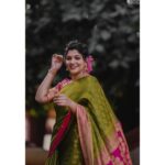 Aparna Balamurali Instagram - Thank you my darling @reshmi_.sreedharan for making me look my best❤️ Make up : @reshmi_.sreedharan @touchbysire Pic 1 : @shabeerzyed_photography Pic 2 : @lightsoncreations Saree from my favourites @margazhidesigns ✨ Styling : @soorajskofficial 🤩 Hyatt Regency Thrissur