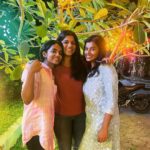 Aparna Balamurali Instagram - Darlings ❤️ @meeramohan_ @milu_vish Tonico Cafe