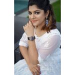 Aparna Balamurali Instagram - 2020 v/s 2019 ✨ Sending love and light this Diwali, and every single day to you ❤️ Shop any two products and get a 10% off. Plus, use my code 'APARNA' to avail an extra 15% benefit on their website. Make your Diwali Special with @danielwellington ✨ Happy Shopping! #DanielWellington #DWali @danielwellington SilverCloud