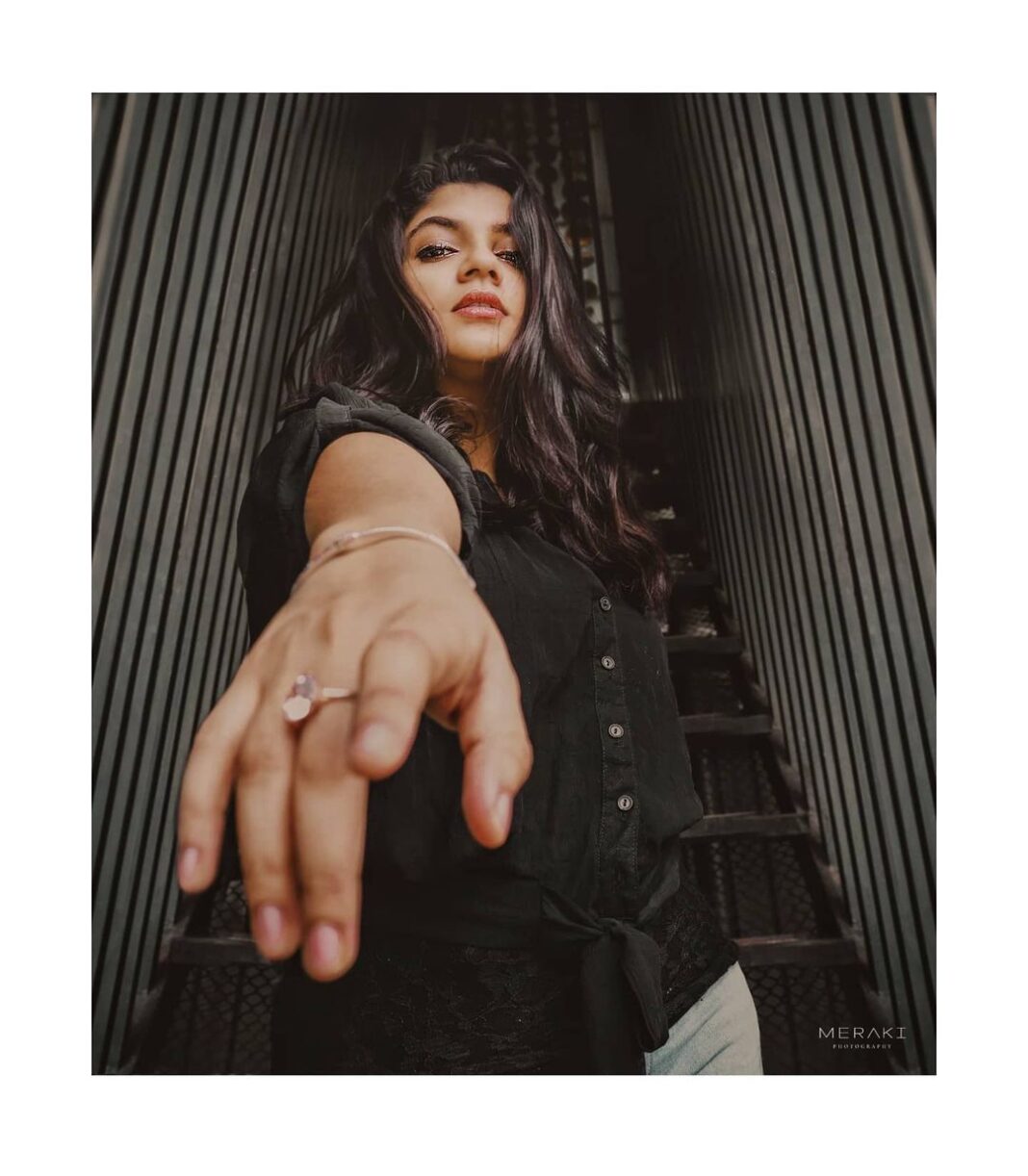 Aparna Balamurali Instagram - ✨ PC : @_meraki.photography_ Big Bun Theory