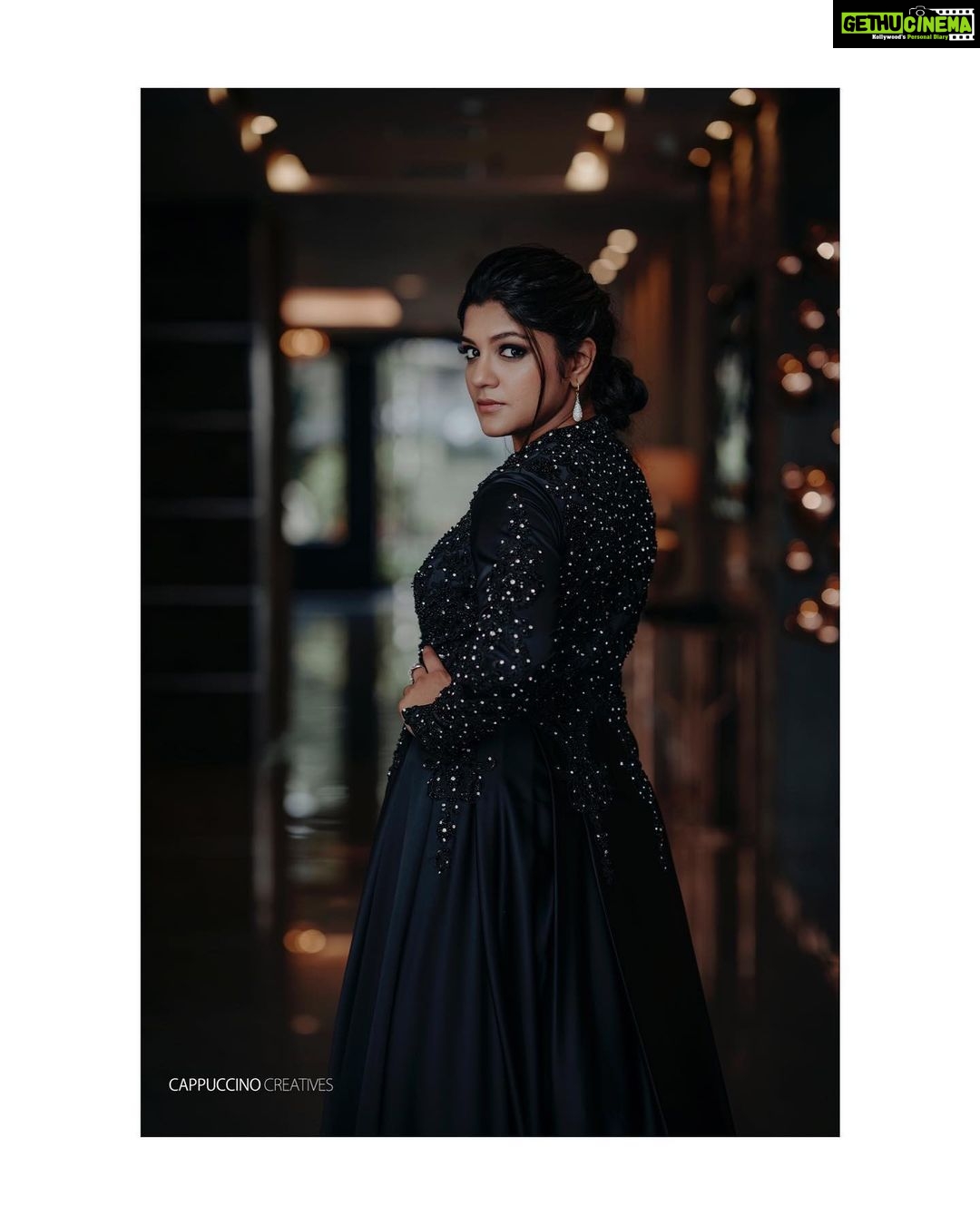 Aparna Balamurali Instagram - 🖤🖤🖤 Wearing: @zyrastudio Loving the make up by @theglamupstudio Pc: @cappuccino_creatives