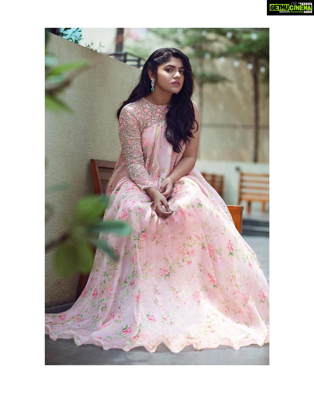 Aparna Balamurali Instagram - You need to learn from your mistakes to start a new beginning! @jfwmagazine PC: @waranyogesh_v Costume Courtesy: @magnoliaabyvaaniraghupathy Styled by: @poornima_ramaswamy MUA: @samanthajagan Venue: @westin.chennai The Westin Chennai Velachery