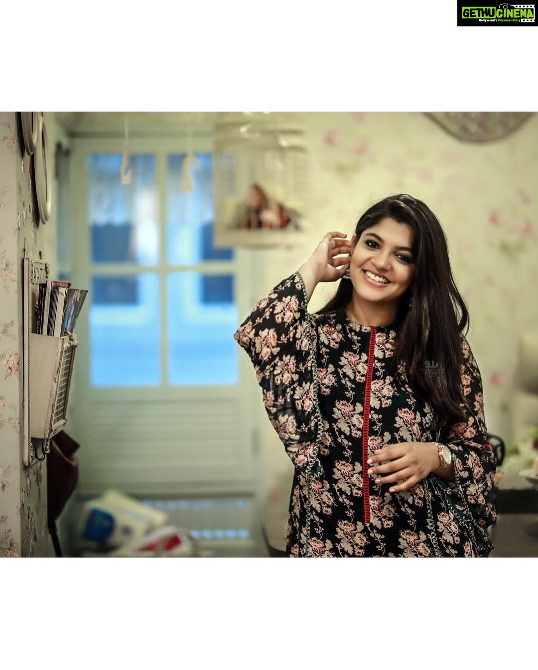 Aparna Balamurali Instagram - Ended march with a beautiful family! I love you @shemyofficial @meminnsta for this dress and for all the love! April is coming with a lot of smile and happiness!! Costume: @shemyofficial Hair: @uptown_calicut PC: @sainu_whiteline