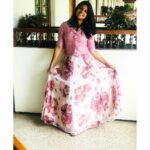 Aparna Balamurali Instagram - Coz florals are life!!! #ootd Outfit : @indya Juttis : @sntialsbyamritha Pc : Amma 💕 Mascot Hotel