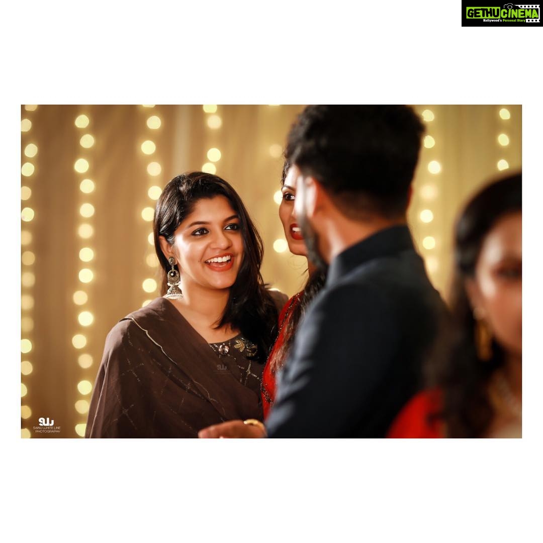Aparna Balamurali Instagram - Smile. Dont think of the rest. ♥️ #P&S #wedding bells @sainu_whiteline