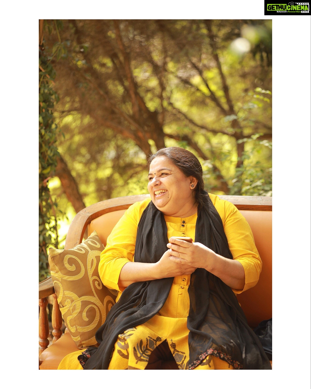 Aparna Balamurali Instagram - Happy birthday amma💛🧡 #lifeline Pc: @toms_g_ottaplavan