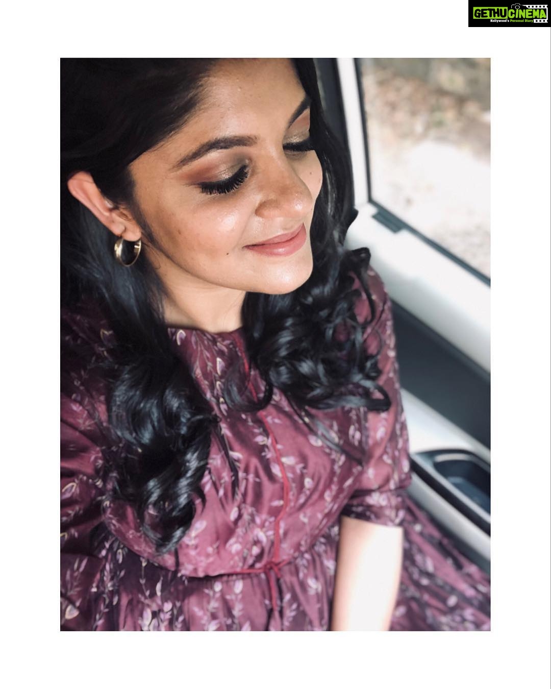 Aparna Balamurali Instagram - Loving my look today for the inaugration of @ivana.golds in nenmanda. Thankyou @swasti_by_shanti for this super comfortable yet elegant costume.. and thankyou @themakeupboxx_, @shabnanasir and @sanaaasaleem for my perfect look! ❤️❤️❤️ More pictures will be coming up!