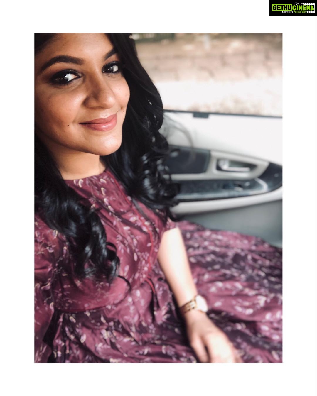 Aparna Balamurali Instagram - Loving my look today for the inaugration of @ivana.golds in nenmanda. Thankyou @swasti_by_shanti for this super comfortable yet elegant costume.. and thankyou @themakeupboxx_, @shabnanasir and @sanaaasaleem for my perfect look! ❤️❤️❤️ More pictures will be coming up!