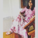Aparna Balamurali Instagram - Coz florals are life!!! #ootd Outfit : @indya Juttis : @sntialsbyamritha Pc : Amma 💕 Mascot Hotel