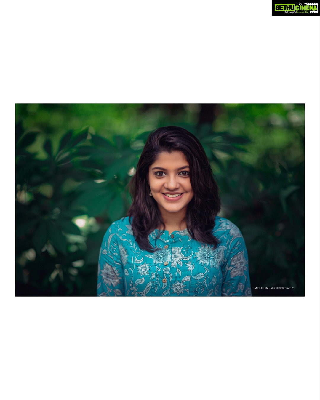 Aparna Balamurali Instagram - Colors and nature💚💙 @sandeep_marady_photography
