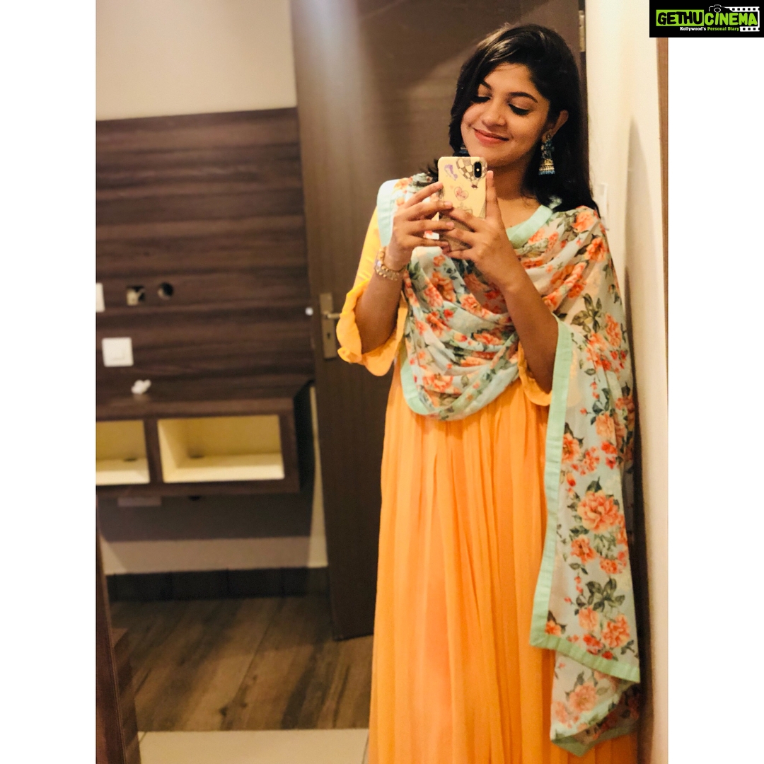 Aparna Balamurali Instagram - It was a pleasure to wear @macawz_designs for the inaugration of the most prestigious Anna Kitex group, perinthalmanna. And accessorised by my favourite @pradejewels 🧡 #florals #favouritecolor Perintalmanna