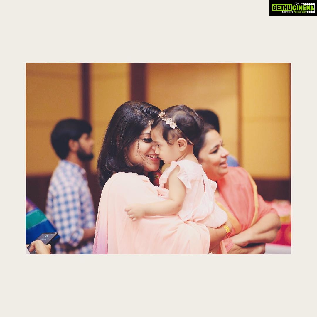 Aparna Balamurali Instagram - PureLoveđź’• #hayababy #oneyearold Kochi Marriott Hotel