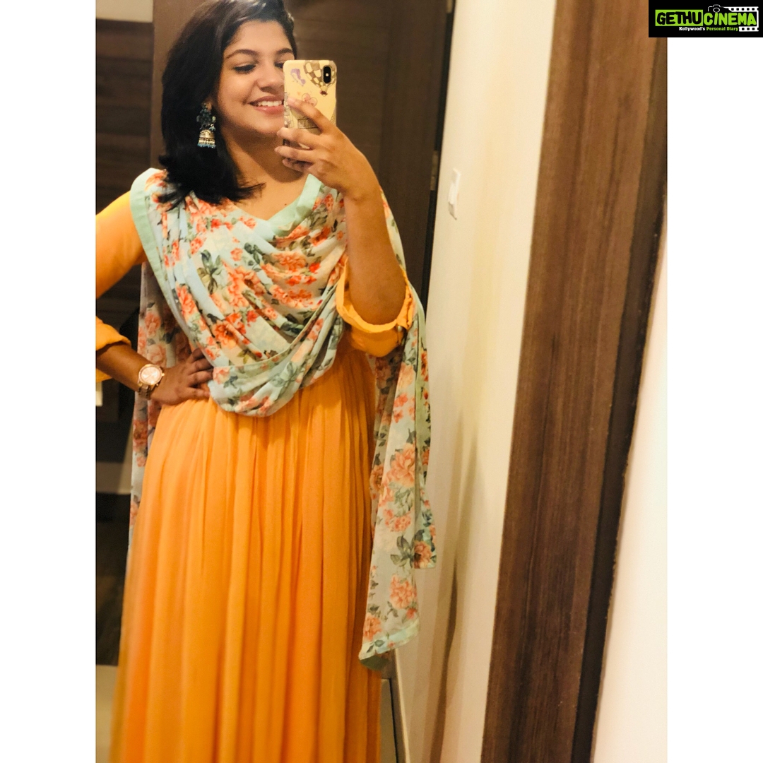Aparna Balamurali Instagram - It was a pleasure to wear @macawz_designs for the inaugration of the most prestigious Anna Kitex group, perinthalmanna. And accessorised by my favourite @pradejewels 🧡 #florals #favouritecolor Perintalmanna