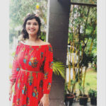 Aparna Balamurali Instagram - One more year younger! Happy birthday malubaby! We love you. And next let’s celebrate your bridal shower🤞🤣 Cheers to this amazing girlgang! #malubirthday #bff #girlthings #girlpower Kochi, India