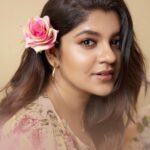 Aparna Balamurali Instagram - 🌸 PC: @_meraki.photography_ Wearing @maira__vogue MUAH : Yours truly✨