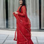 Aparna Balamurali Instagram - When @shemyofficial decided to cover me in a beautiful red outfit❤️❤️❤️ For our darling Kadee’s mehandi function !! Captured by: @sainu_whiteline Accessories: @meralda.jewels MUAH: @uptown_calicut Apollo Dimora Calicut